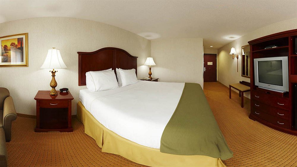 Holiday Inn Express Hotel & Suites Newton Sparta By Ihg Exterior photo