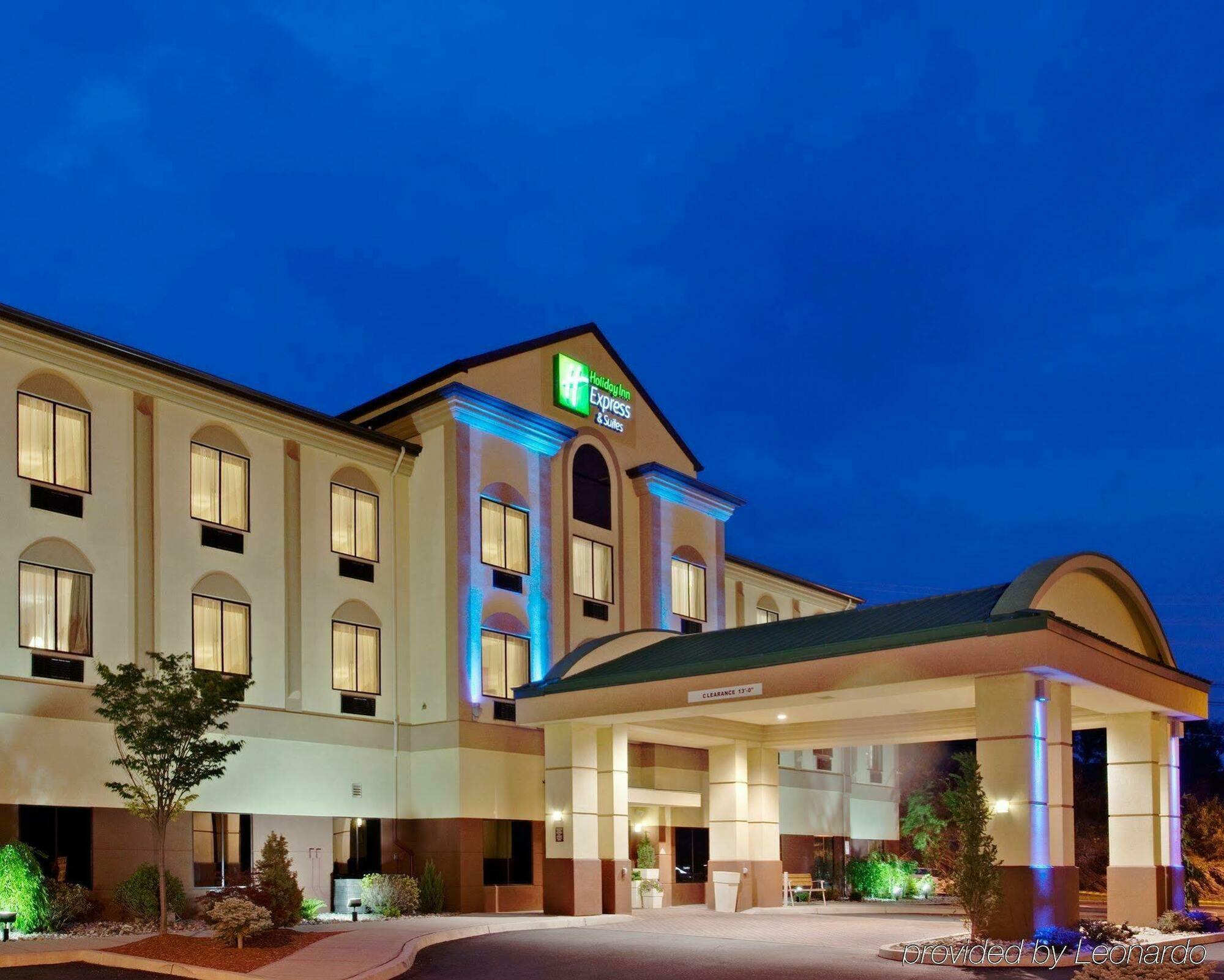 Holiday Inn Express Hotel & Suites Newton Sparta By Ihg Exterior photo