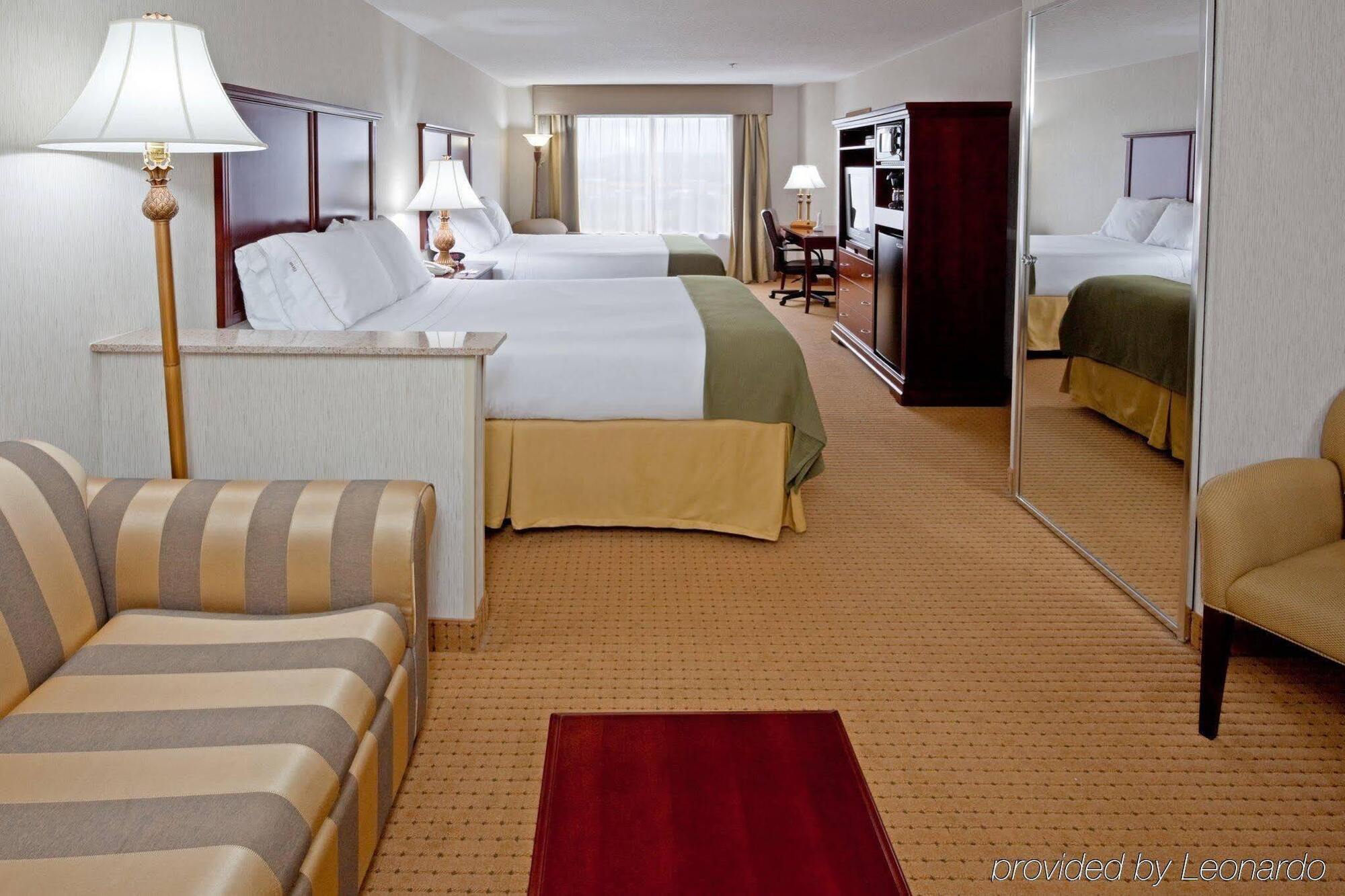 Holiday Inn Express Hotel & Suites Newton Sparta By Ihg Exterior photo